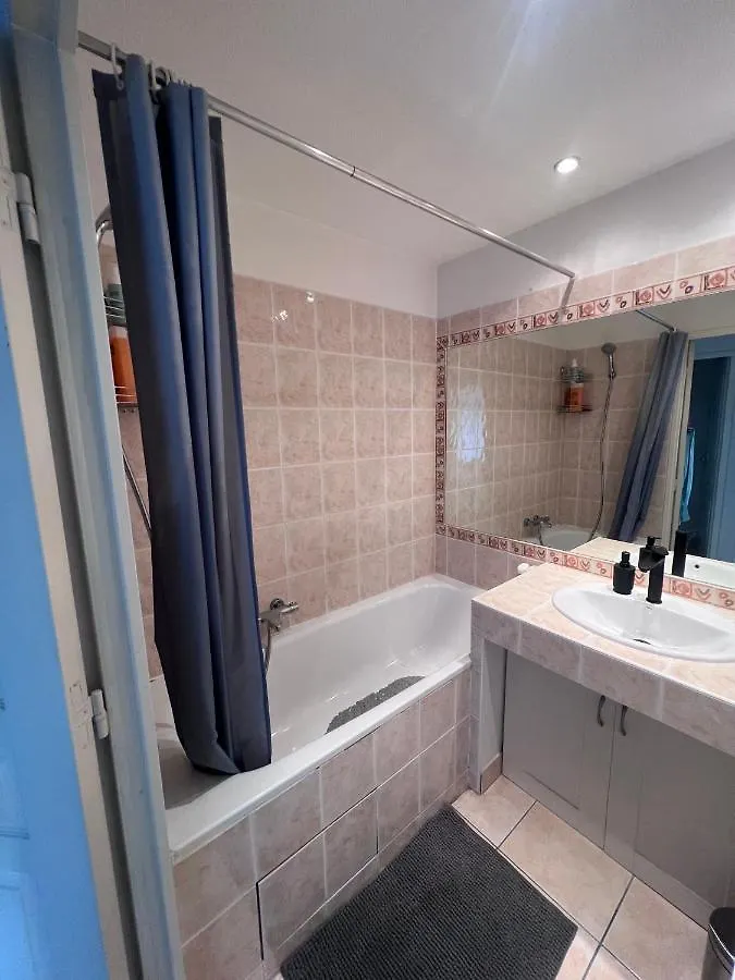 Appartement T2 Avec Jardin Prive, Piscine Et Barbecue Lorgues Apartment