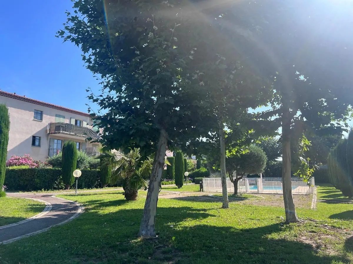 Appartement T2 Avec Jardin Prive, Piscine Et Barbecue Lorgues Apartment